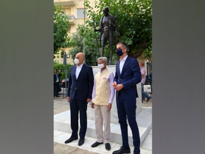EAM Jaishankar, Greek counterpart unveil Mahatma Gandhi's statue in Athens | EAM Jaishankar, Greek counterpart unveil Mahatma Gandhi's statue in Athens