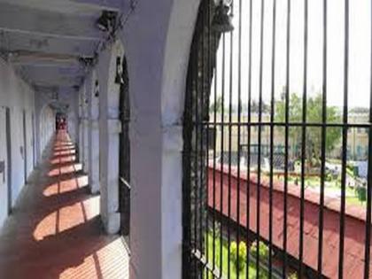 Delhi: Two Mandoli jail inmates assault another prisoner | Delhi: Two Mandoli jail inmates assault another prisoner Delhi: Two Mandoli jail inmates assault another prisoner | Delhi: Two Mandoli jail inmates assault another prisoner