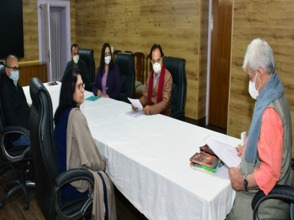 Delegation of Duggar Manch calls on J-K LG | Delegation of Duggar Manch calls on J-K LG Delegation of Duggar Manch calls on J-K LG | Delegation of Duggar Manch calls on J-K LG