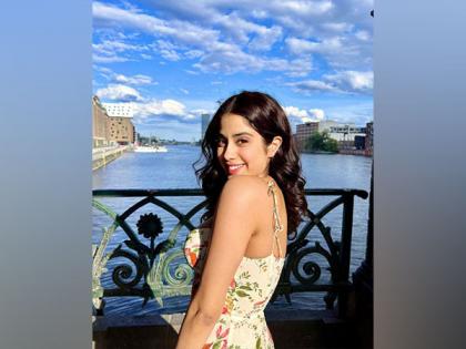 Janhvi Kapoor looks mesmerising in these sunkissed pictures from Berlin | Janhvi Kapoor looks mesmerising in these sunkissed pictures from Berlin