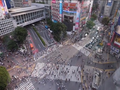Shibuya scramble crossing - a popular attraction among tourists in Japan | Shibuya scramble crossing - a popular attraction among tourists in Japan