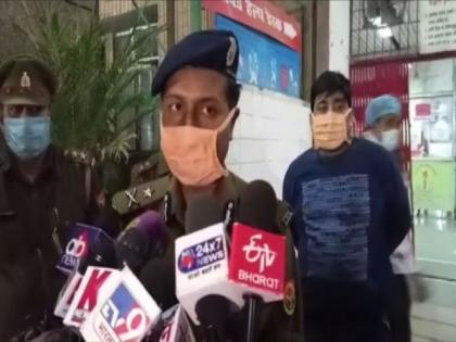 Jewellery shop owner shot at by unknown person in Lucknow | Jewellery shop owner shot at by unknown person in Lucknow Jewellery shop owner shot at by unknown person in Lucknow | Jewellery shop owner shot at by unknown person in Lucknow