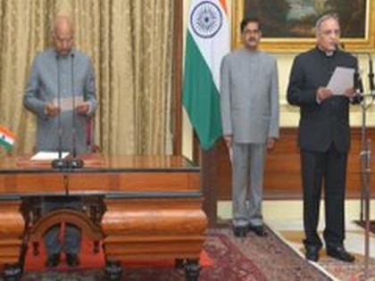 Bimal Julka takes oath as Chief Information Commissioner | Bimal Julka takes oath as Chief Information Commissioner Bimal Julka takes oath as Chief Information Commissioner | Bimal Julka takes oath as Chief Information Commissioner