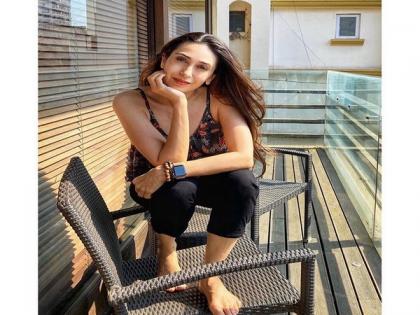 Karisma Kapoor donates to PM Cares and Maharashtra CM's Relief Fund | Karisma Kapoor donates to PM Cares and Maharashtra CM's Relief Fund Karisma Kapoor donates to PM Cares and Maharashtra CM's Relief Fund | Karisma Kapoor donates to PM Cares and Maharashtra CM's Relief Fund