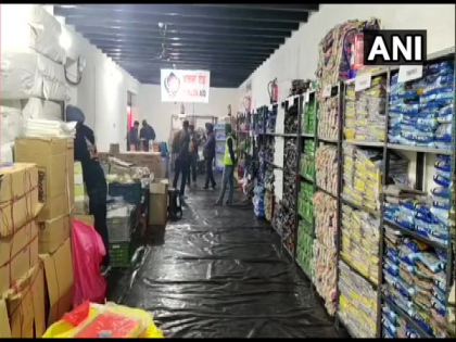Khalsa Aid sets up Kisan Mall at Delhi's Tikri border for protesting farmers | Khalsa Aid sets up Kisan Mall at Delhi's Tikri border for protesting farmers Khalsa Aid sets up Kisan Mall at Delhi's Tikri border for protesting farmers | Khalsa Aid sets up Kisan Mall at Delhi's Tikri border for protesting farmers