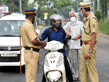 2,535 people held, 1,636 vehicles seized in Kerala for lockdown violation | 2,535 people held, 1,636 vehicles seized in Kerala for lockdown violation
