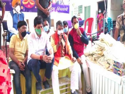 Kailash Vijayvargiya celebrates Diwali with the elderly, differently-abled children in Indore | Kailash Vijayvargiya celebrates Diwali with the elderly, differently-abled children in Indore Kailash Vijayvargiya celebrates Diwali with the elderly, differently-abled children in Indore | Kailash Vijayvargiya celebrates Diwali with the elderly, differently-abled children in Indore