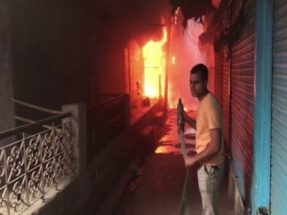 Fire breaks out at cloth shop in UP's Kanpur | Fire breaks out at cloth shop in UP's Kanpur
