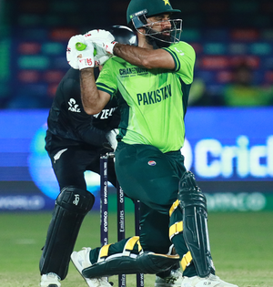 Hafeez slams Pakistan’s decision to risk injured Fakhar in opener against NZ | Hafeez slams Pakistan’s decision to risk injured Fakhar in opener against NZ
