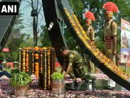 J-K: BSF pays tributes to Kargil war heroes | J-K: BSF pays tributes to Kargil war heroes J-K: BSF pays tributes to Kargil war heroes | J-K: BSF pays tributes to Kargil war heroes