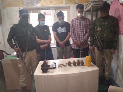 3 held with arms, ammunition in J-K's Kulgam | 3 held with arms, ammunition in J-K's Kulgam