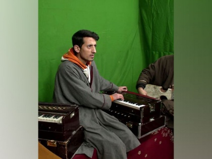 'Connecting to roots': 23-year-old singer working for reviving of folk music in Kashmir | 'Connecting to roots': 23-year-old singer working for reviving of folk music in Kashmir
