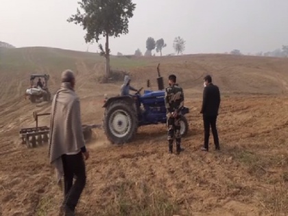 Farmers start cultivation with government support near international border in J-K's Kathua | Farmers start cultivation with government support near international border in J-K's Kathua