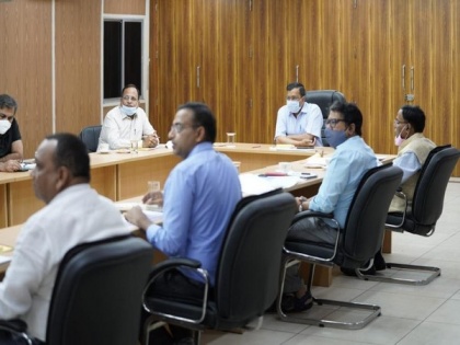 Delhi CM holds meeting to prepare action plan over surge in COVID-19 cases | Delhi CM holds meeting to prepare action plan over surge in COVID-19 cases