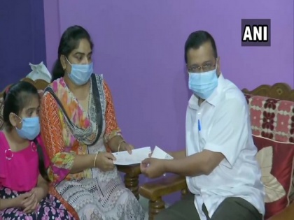 Arvind Kejriwal gives Rs 1 cr aid to family of teacher who succumbed to Covid | Arvind Kejriwal gives Rs 1 cr aid to family of teacher who succumbed to Covid