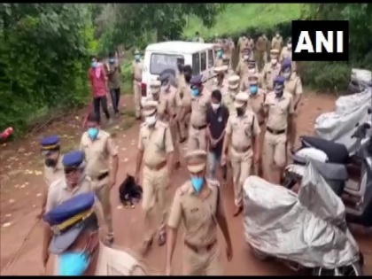 Rape, murder accused manhandled by locals in Kerala's Idukki | Rape, murder accused manhandled by locals in Kerala's Idukki