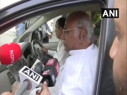 Not decided if Shiv Sena CM will govern Maharashtra for 5 years: Kharge | Not decided if Shiv Sena CM will govern Maharashtra for 5 years: Kharge