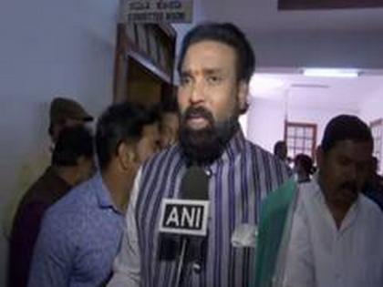 K'taka Health Minister calls emergency meet over COVID-19 positive case in Telangana | K'taka Health Minister calls emergency meet over COVID-19 positive case in Telangana K'taka Health Minister calls emergency meet over COVID-19 positive case in Telangana | K'taka Health Minister calls emergency meet over COVID-19 positive case in Telangana