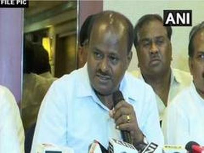 No guidelines from K'taka govt to bring back people stranded at state border: HD Kumaraswamy | No guidelines from K'taka govt to bring back people stranded at state border: HD Kumaraswamy No guidelines from K'taka govt to bring back people stranded at state border: HD Kumaraswamy | No guidelines from K'taka govt to bring back people stranded at state border: HD Kumaraswamy