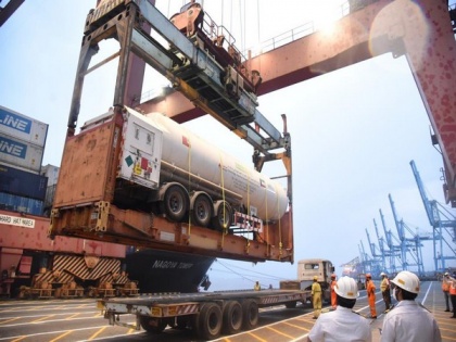 COVID-19: Liquid Medical Oxygen, oxygen cylinders arrive at Mumbai port from Kuwait | COVID-19: Liquid Medical Oxygen, oxygen cylinders arrive at Mumbai port from Kuwait
