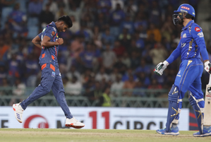 IPL 2024: Injury scare for LSG as Mayank Yadav goes off the field | IPL 2024: Injury scare for LSG as Mayank Yadav goes off the field