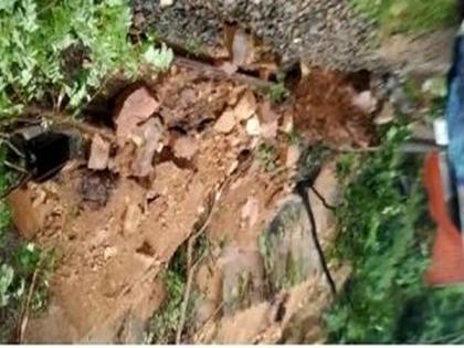 Landslide in Mumbai's Ghatkopar damages 9-10 houses, no casualty | Landslide in Mumbai's Ghatkopar damages 9-10 houses, no casualty