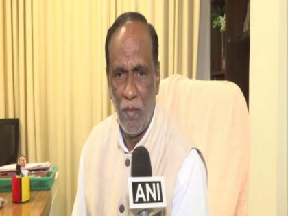 Telangana CM is supporting middlemen, not famers: BJP | Telangana CM is supporting middlemen, not famers: BJP Telangana CM is supporting middlemen, not famers: BJP | Telangana CM is supporting middlemen, not famers: BJP