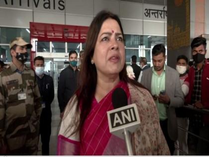 Meenakshi Lekhi welcomes 219 students studying in Ukraine at Delhi airport | Meenakshi Lekhi welcomes 219 students studying in Ukraine at Delhi airport Meenakshi Lekhi welcomes 219 students studying in Ukraine at Delhi airport | Meenakshi Lekhi welcomes 219 students studying in Ukraine at Delhi airport