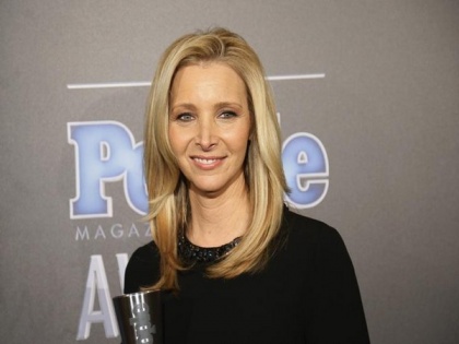 Lisa Kudrow reveals who helped her overcome struggle of playing Phoebe in 'Friends' | Lisa Kudrow reveals who helped her overcome struggle of playing Phoebe in 'Friends'