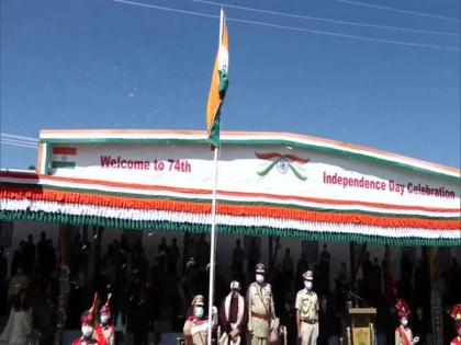 Ladakh Governor hoists national flag at Polo Ground on I-Day | Ladakh Governor hoists national flag at Polo Ground on I-Day