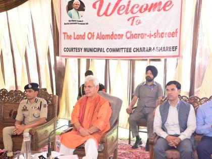 1.27 crore tourists visited J&K this year so far: LG | 1.27 crore tourists visited J&K this year so far: LG