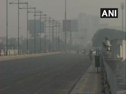 UP cities violate cracker ban, resulting in high pollution level, low morning visibility | UP cities violate cracker ban, resulting in high pollution level, low morning visibility UP cities violate cracker ban, resulting in high pollution level, low morning visibility | UP cities violate cracker ban, resulting in high pollution level, low morning visibility