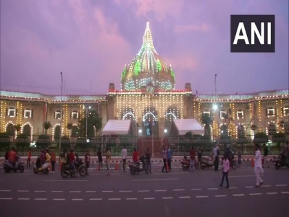 I-Day: Vidhan Bhawan, several other buildings illuminate in tricolour in Lucknow | I-Day: Vidhan Bhawan, several other buildings illuminate in tricolour in Lucknow