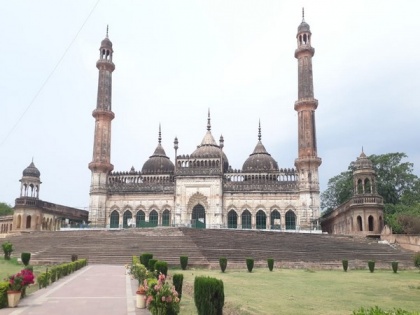 Mosques in Lucknow remain deserted on 'Alvida Jumma' amid COVID-19 restrictions | Mosques in Lucknow remain deserted on 'Alvida Jumma' amid COVID-19 restrictions