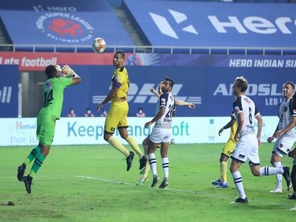 ISL 7: Hyderabad FC beat SC East Bengal in five-goal thriller | ISL 7: Hyderabad FC beat SC East Bengal in five-goal thriller