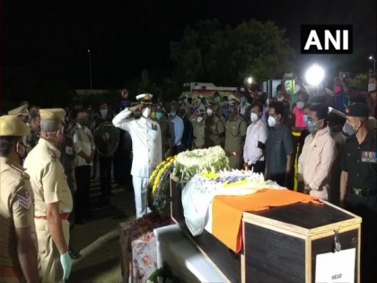 Wreath-laying ceremony of Indian Army jawan killed in face-off with Chinese troops, held in Madurai | Wreath-laying ceremony of Indian Army jawan killed in face-off with Chinese troops, held in Madurai