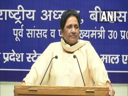 BSP supremo Mayawati's mother Ramrati dies at 92 | BSP supremo Mayawati's mother Ramrati dies at 92