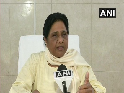 Mayawati lashes out at Kamal Nath for derogatory comment on BJP's leader, demands apology | Mayawati lashes out at Kamal Nath for derogatory comment on BJP's leader, demands apology
