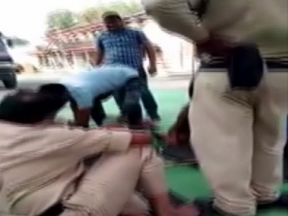 Viral video shows cops thrashing boy in MP's Damoh; CM orders probe | Viral video shows cops thrashing boy in MP's Damoh; CM orders probe