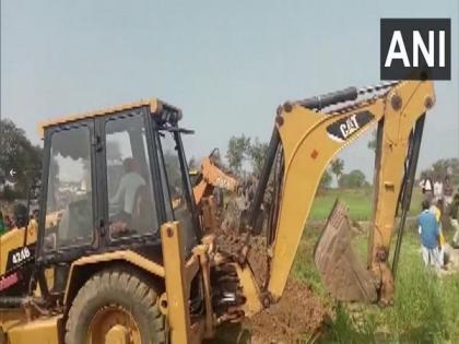 MP: Four-year-old boy falls into borewell in Umaria, rescue operation underway | MP: Four-year-old boy falls into borewell in Umaria, rescue operation underway