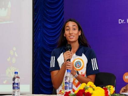 Under PM Modi's 'Meet The Champions' initiative, Olympian swimmer Maana Patel visits school in Goa | Under PM Modi's 'Meet The Champions' initiative, Olympian swimmer Maana Patel visits school in Goa