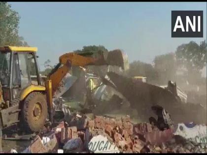 Illegal structures of 2 more criminals demolished by Gwalior District Administration | Illegal structures of 2 more criminals demolished by Gwalior District Administration