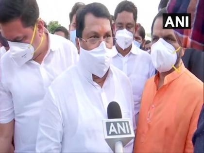 Rs 5 lakh ex gratia to family of each person killed in Raigad building collapse | Rs 5 lakh ex gratia to family of each person killed in Raigad building collapse Rs 5 lakh ex gratia to family of each person killed in Raigad building collapse | Rs 5 lakh ex gratia to family of each person killed in Raigad building collapse