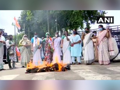 Kerala: Congress, BJP protest over rape of COVID-19 patient by ambulance driver, demand Shailaja's resignation | Kerala: Congress, BJP protest over rape of COVID-19 patient by ambulance driver, demand Shailaja's resignation