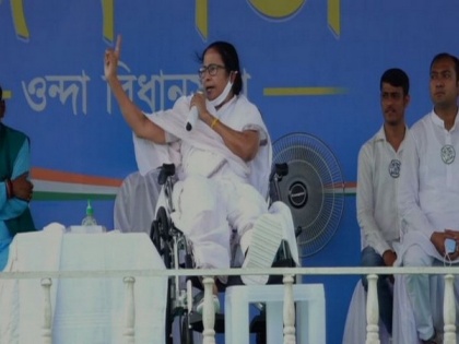Will never let NPR, NRC be implemented in West Bengal: Mamata Banerjee | Will never let NPR, NRC be implemented in West Bengal: Mamata Banerjee