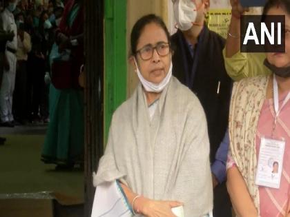 'Am happy people voted peacefully', CM Mamata Banerjee after casting vote in Kolkata civic polls | 'Am happy people voted peacefully', CM Mamata Banerjee after casting vote in Kolkata civic polls