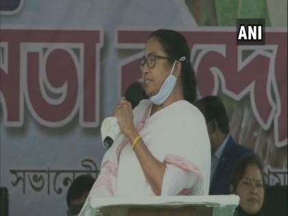 Bringing BJP to power means encouraging riots, says Mamata Banerjee | Bringing BJP to power means encouraging riots, says Mamata Banerjee