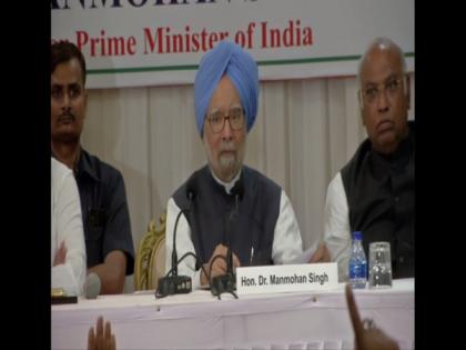 Govt obsessed with trying to fix blame on opponents: Manmohan Singh | Govt obsessed with trying to fix blame on opponents: Manmohan Singh