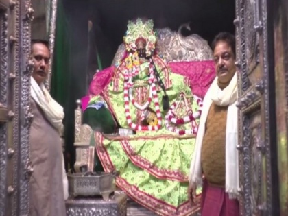 Woollens, angithi for Lord Krishna at Mathura temple to beat the winter chill | Woollens, angithi for Lord Krishna at Mathura temple to beat the winter chill