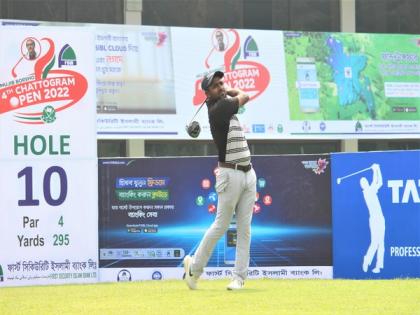 Local lad Akbar Hossain sets early pace with opening round 67 at Chattogram Open 2022 | Local lad Akbar Hossain sets early pace with opening round 67 at Chattogram Open 2022